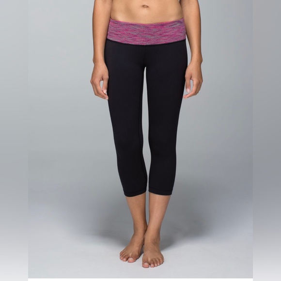 Lululemon Wunder Under Crop
Black/Wee Are From Space Magenta / Jewelled Magenta - Picture 2 of 5